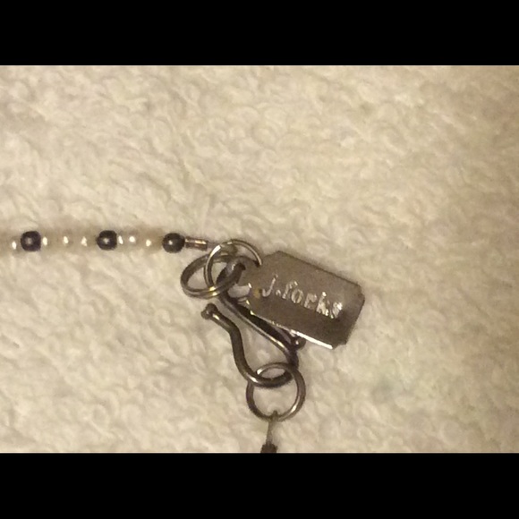 Seed pearl necklace with cross - Picture 3 of 4